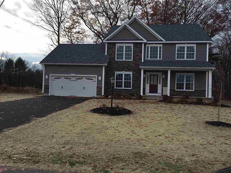 2nd image of 24 COTTONWOOD Lane