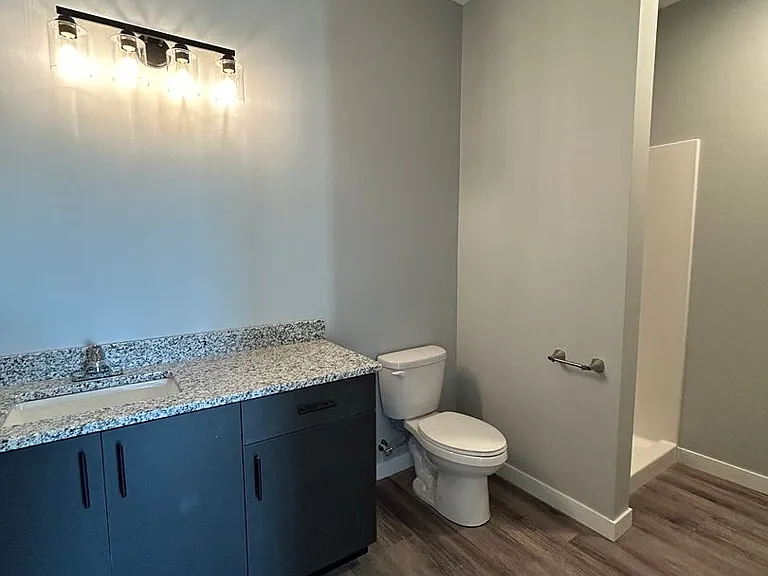 2724 Silver St — Photo 106