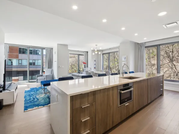 9 Avenue At Port Imperial Unit 424, West New York, NJ 07093