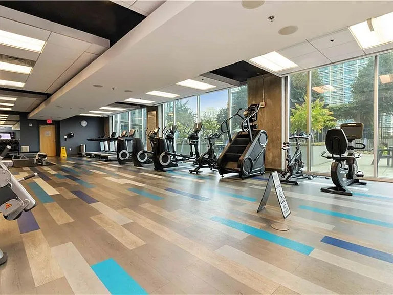 400 W Peachtree St NW #2504 — Photo 5