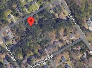 3348 Oak Dr SW, Snellville, GA