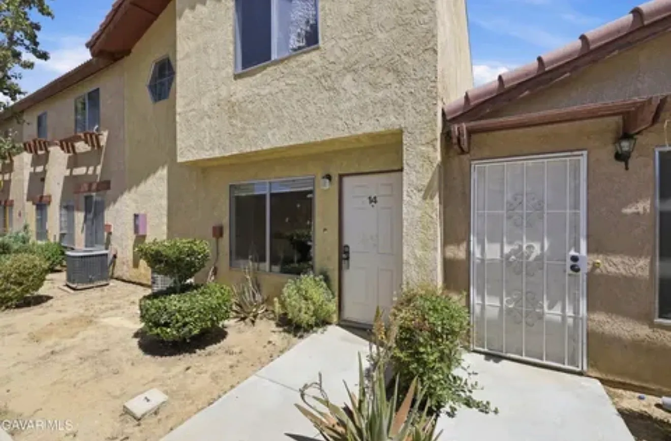 3 bed, 1316 sqft, $2,700 — Photo 1