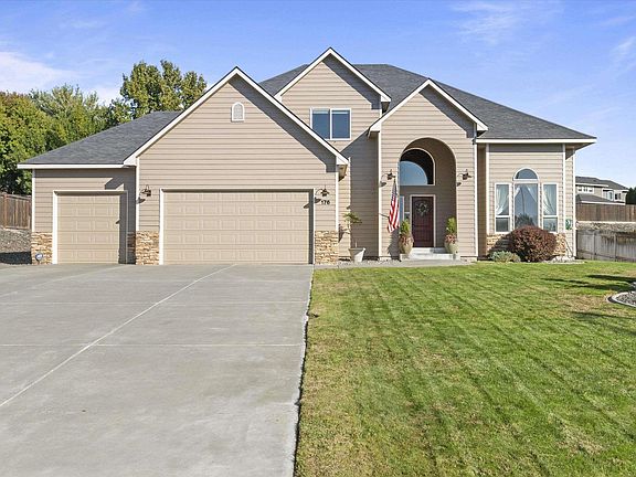 4th image of 176 Andrea Ln