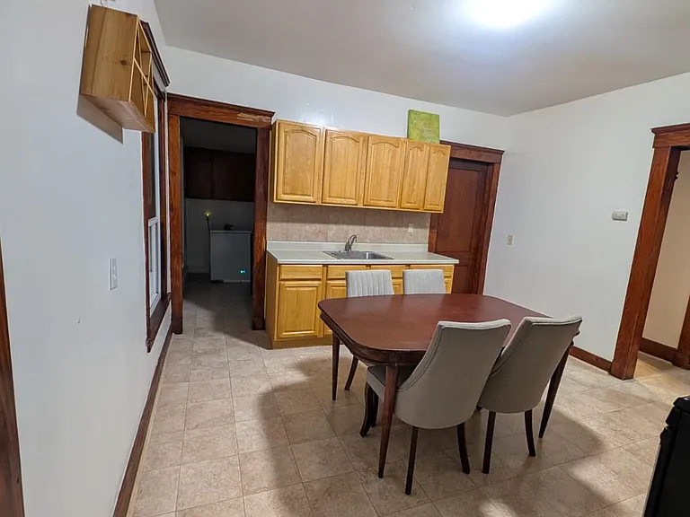 122 Foster St — Photo 15