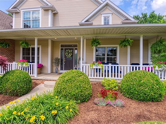 3rd image of 3095 Creek View Dr