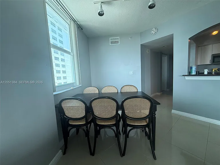 9201 Collins Ave #521 — Photo 7