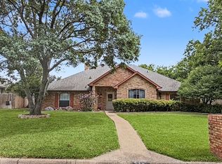 3658 Snow Creek Dr, Fort Worth, TX 76115