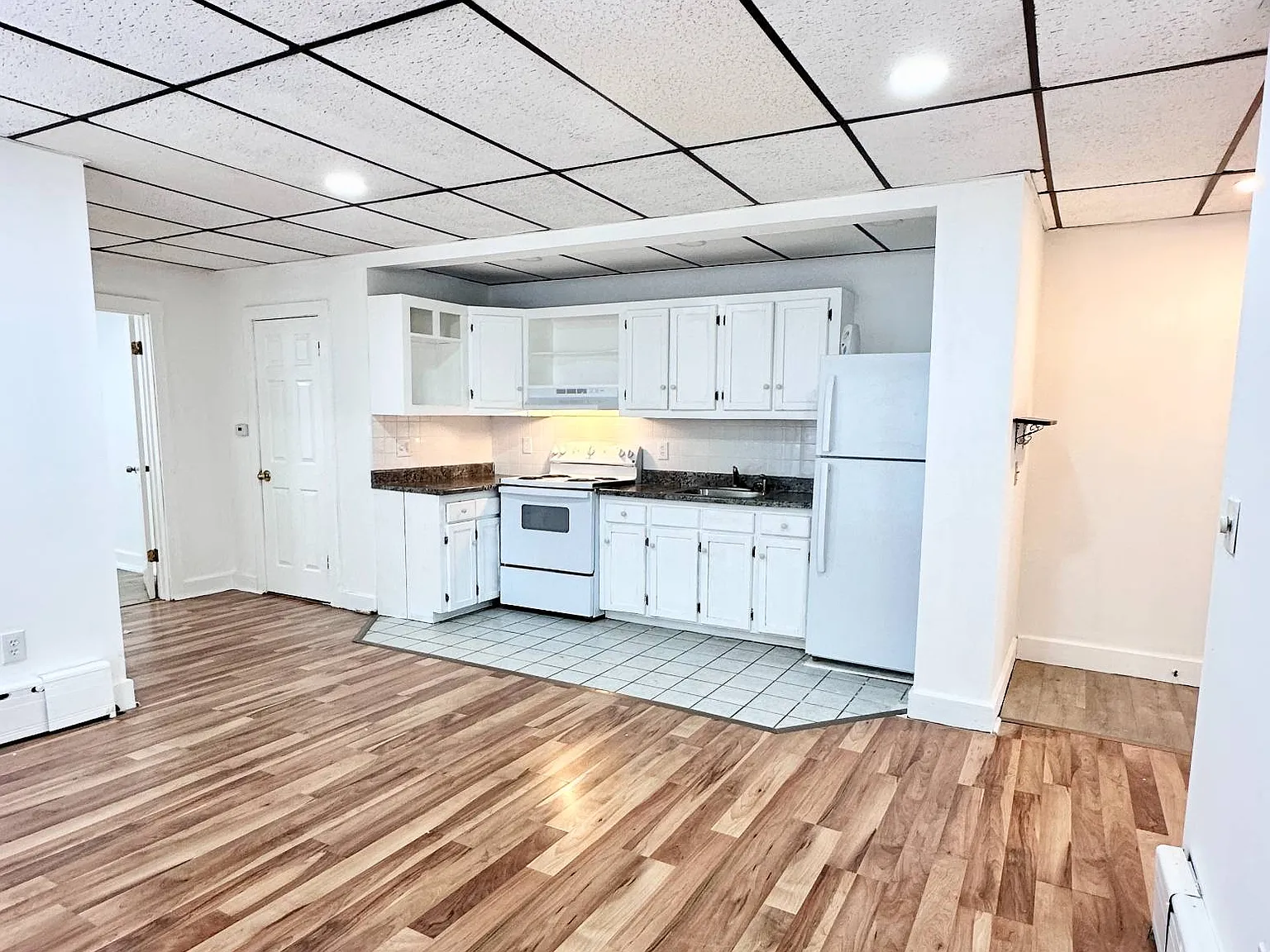 2 bed, 1.0 bath, $1,300 — Photo 2