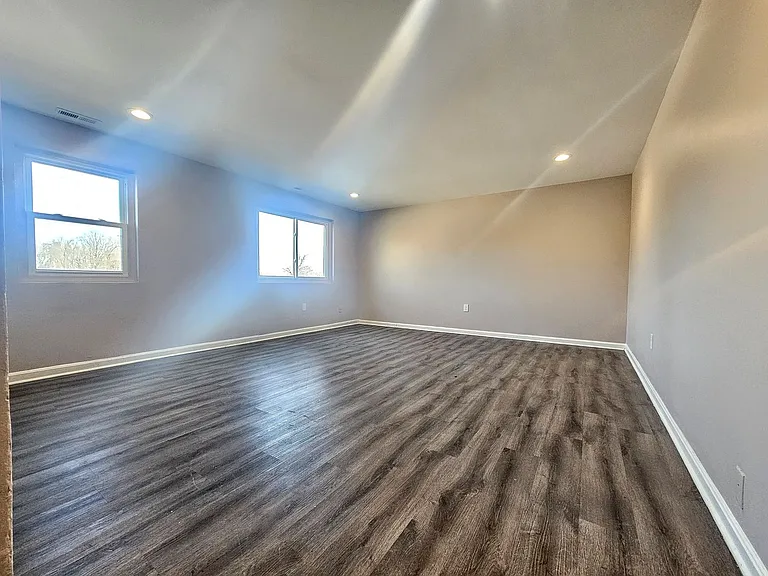 Wildwood Gardens Apartments — Photo 14
