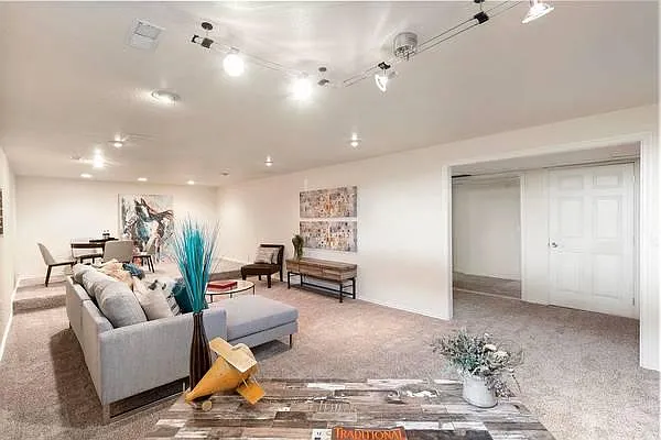 5127 E Glenngrae Ln — Photo 14