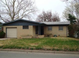 606 N Riverdale Dr, Mulvane, KS 67110