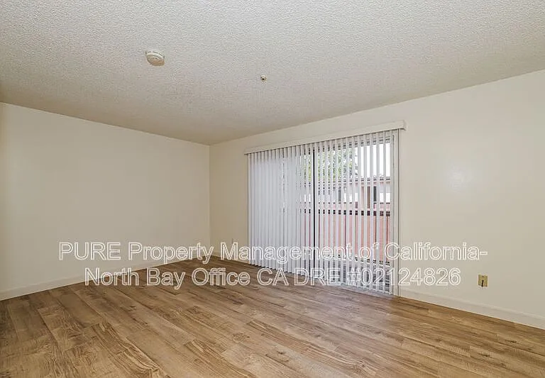 1645 Slater St #B5 — Photo 2