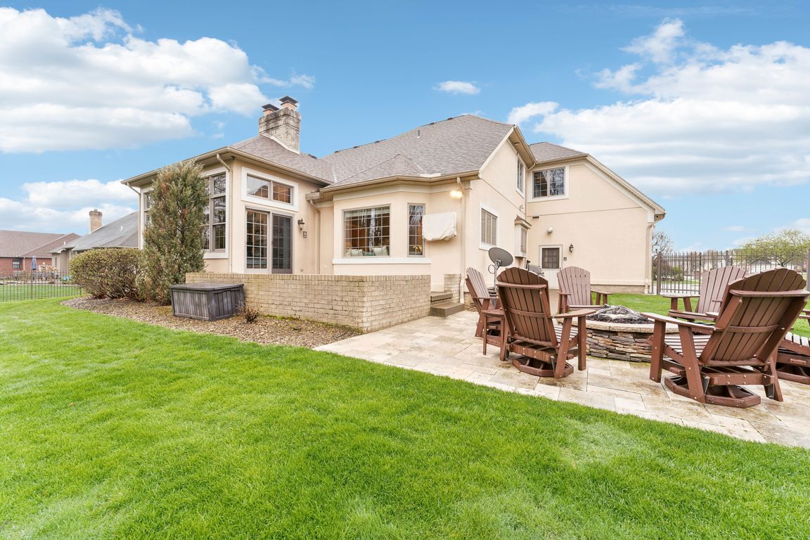 Villa Rosa Dr-1104-086.jpg