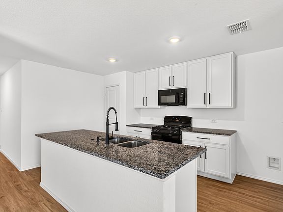 3rd image of 1033 Sourgum St