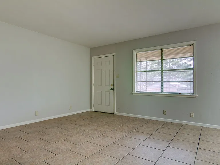 2401 Brookridge Dr #6 — Photo 9
