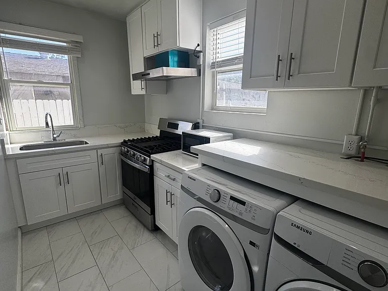 3707 Pioneer Dr — Photo 2