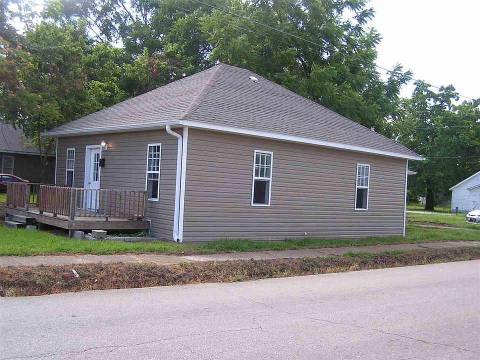 1st image of 701 Arthur St
