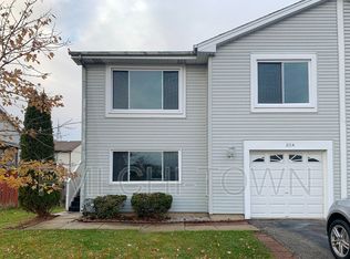 2114 Windward Ln, Hanover Park, IL
