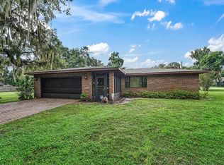 983 County Road 465, Lake Panasoffkee, FL 33538