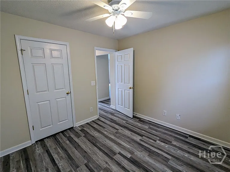 89 Carlisle Ln — Photo 15