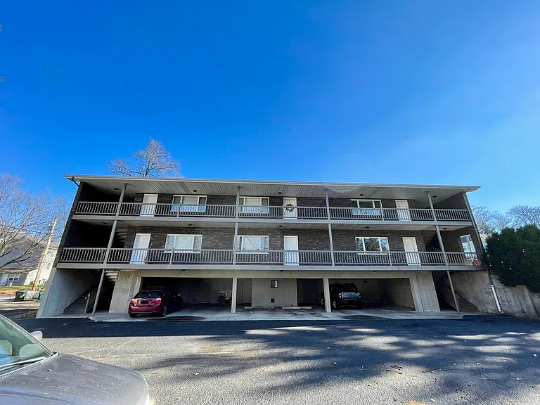 603 Union St #4 — Photo 8
