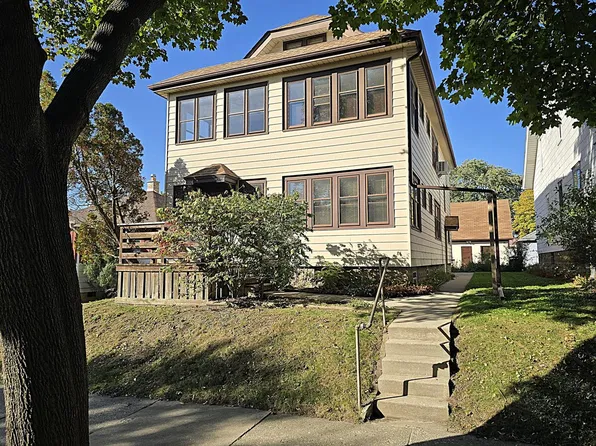 2220 E Vollmer AVENUE #2222, Milwaukee, WI 53207