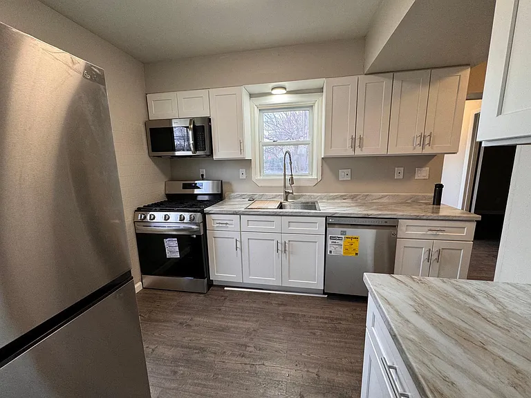 1334 E Maxlow Ave — Photo 6
