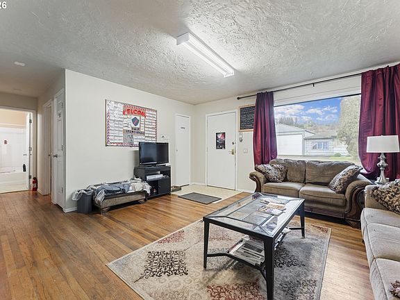 3rd image of 9477 SE Maloney Pl