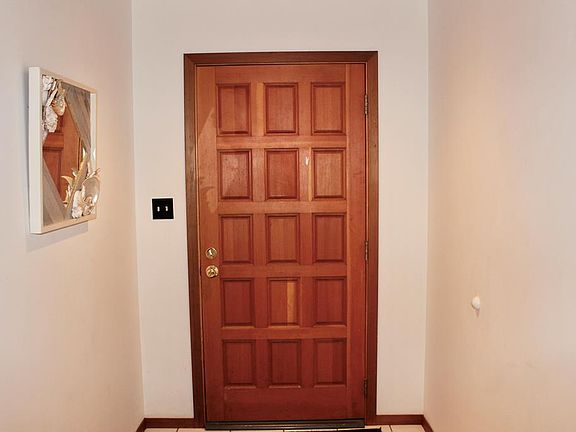3rd image of 27 Witch Duck Ln