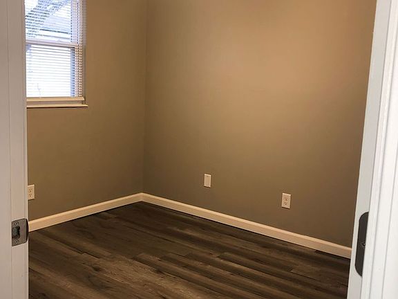 4th image of 321 Annie Ave #B