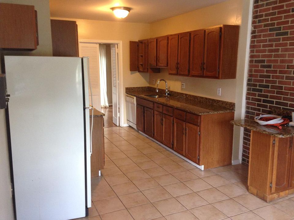 2nd image of 4129 Century Ct