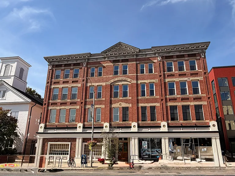 69 S Pleasant St #8 — Photo 18