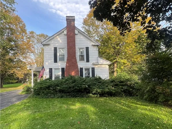 27 Eaton St, Morrisville, NY 13408