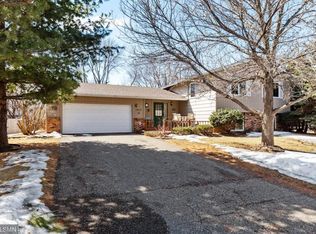 1952 Timber Wolf Trl S, Eagan, MN 55122