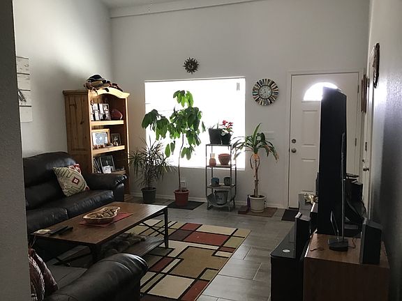 5th image of 10575 Kinross Ave