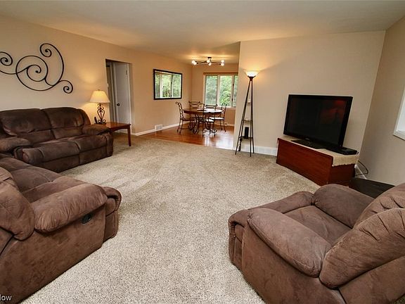 3rd image of 1906 Aldersgate Dr