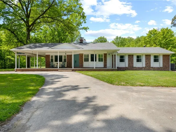11320 Island Creek Dr, Beloit, OH 44609