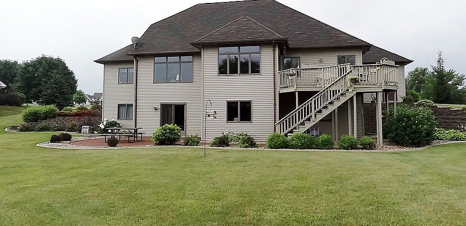2nd image of W7446 Ridgeside Dr