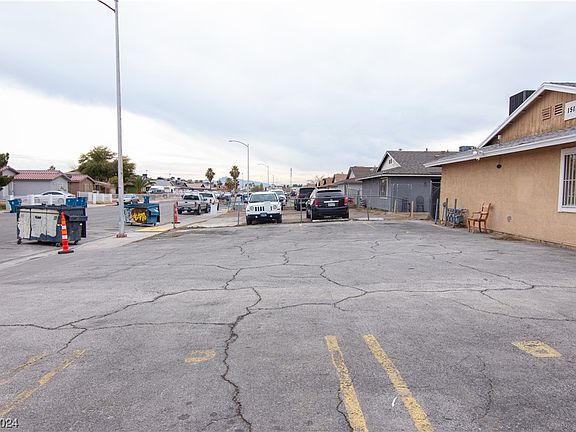 5th image of 1512 Henry Dr