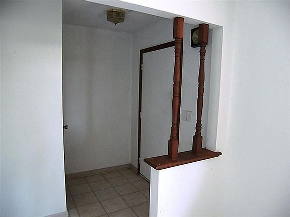 2nd image of 15379 Eaton Pike