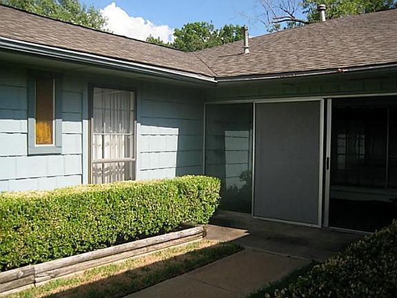 2nd image of 513 Birch Ln