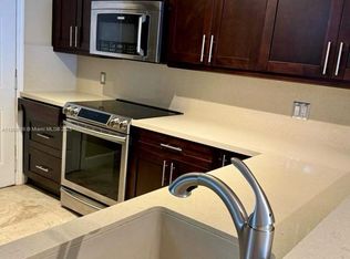 1400 NE 191st St APT 105, Miami, FL 33179
