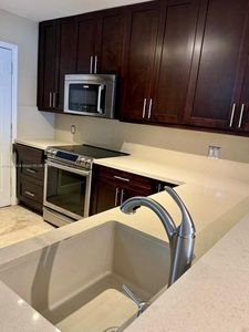 1400 NE 191st St APT 105, Miami, FL, 33179