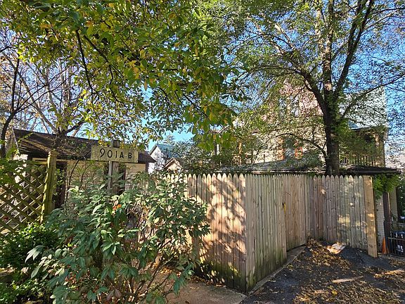 2nd image of 901 Pike St #B