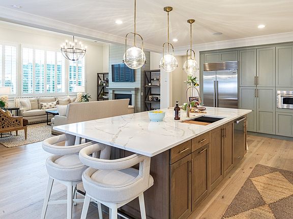 Living Flows from Great Room to Kitchen