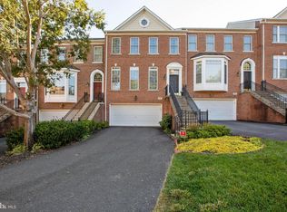 4019 Quiet Creek Dr, Fairfax, VA 22033