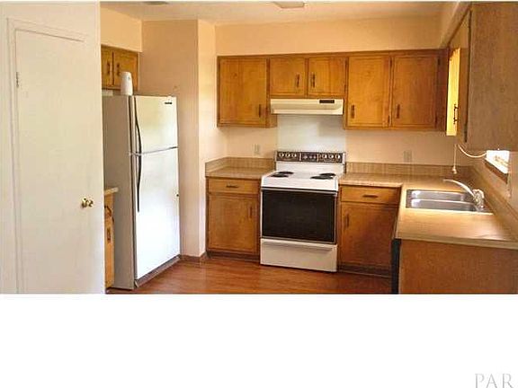 4th image of 2603 Green Bay Ave