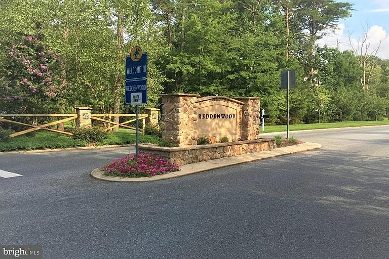 1st image of 18096 White Oak Dr