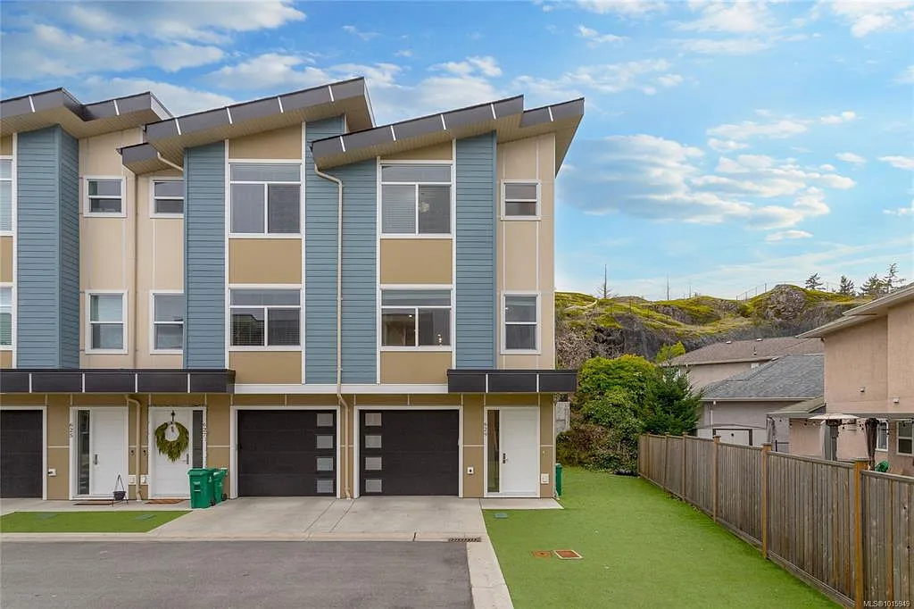 629 Selwyn Close #629 photo 1