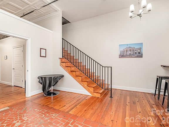 5th image of 101 W Main St